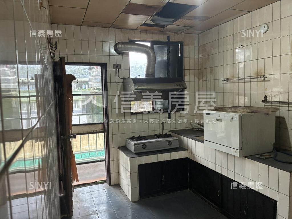 信義區永春站靜巷內梯頂佳房屋室內格局與周邊環境