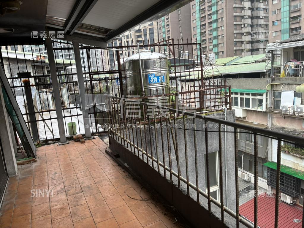 信義區永春站靜巷內梯頂佳房屋室內格局與周邊環境