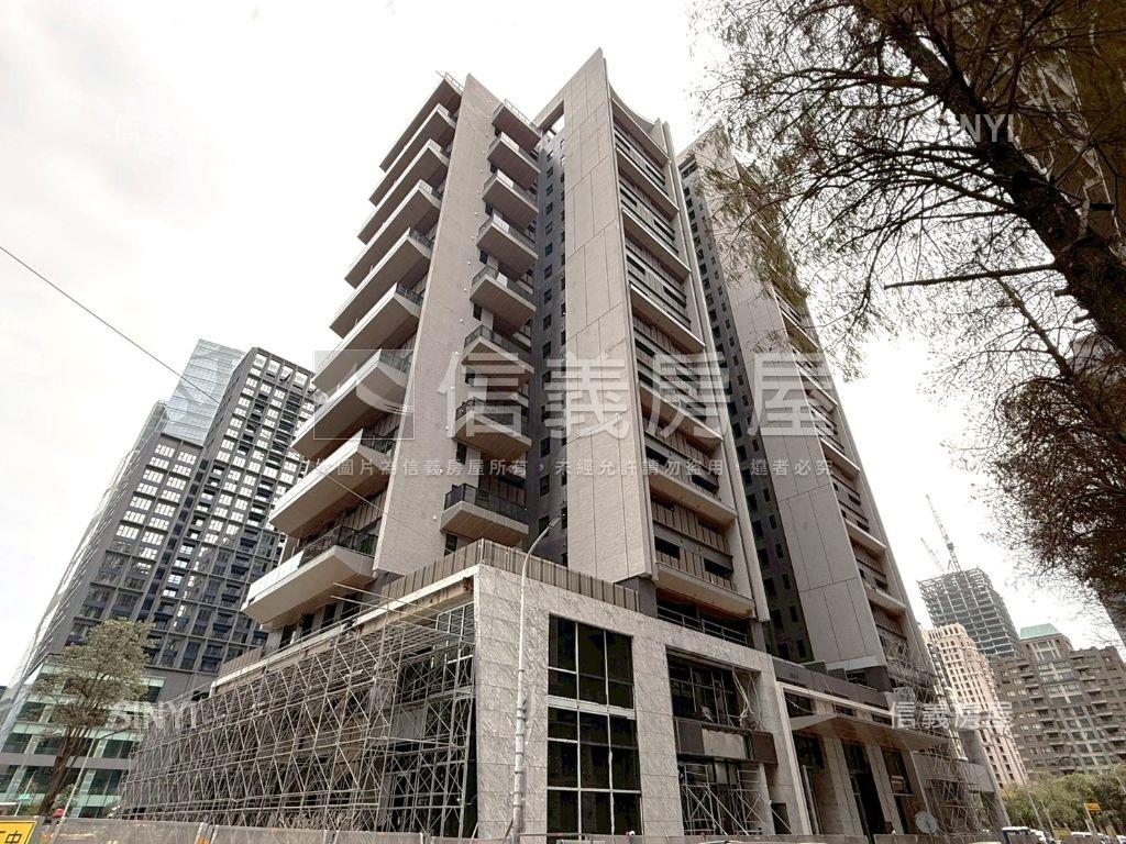 急售紀汎希兩房兩衛平車房屋室內格局與周邊環境