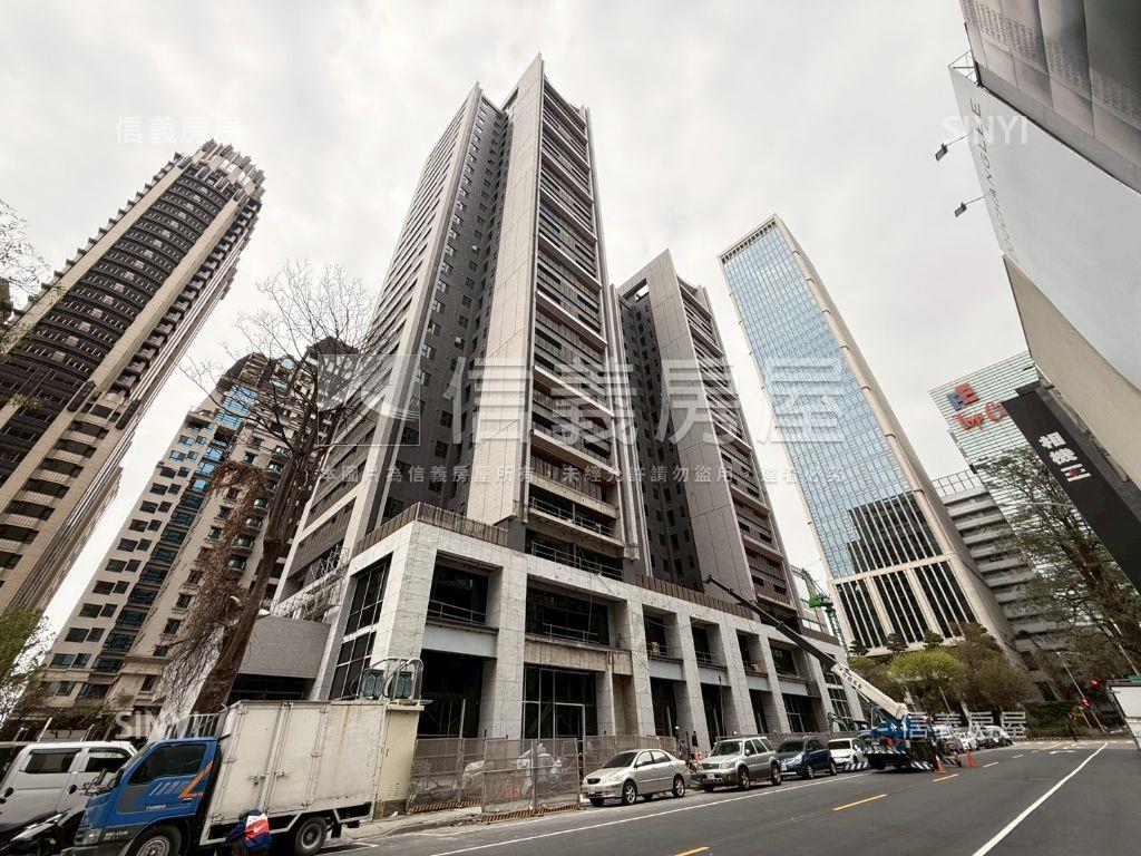 急售紀汎希兩房兩衛平車房屋室內格局與周邊環境