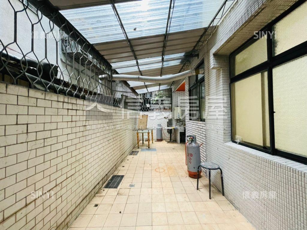 近捷運大坪林一樓房屋室內格局與周邊環境