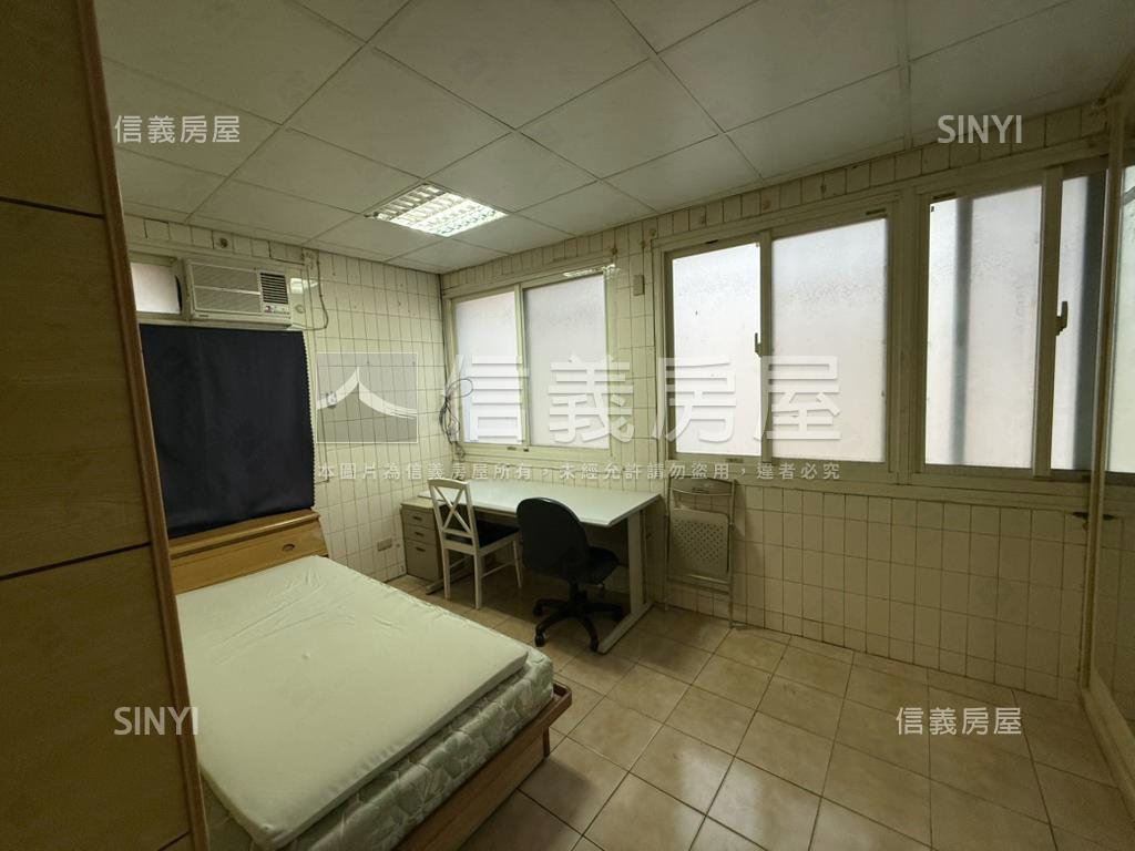 膝蓋救星公寓三樓房屋室內格局與周邊環境