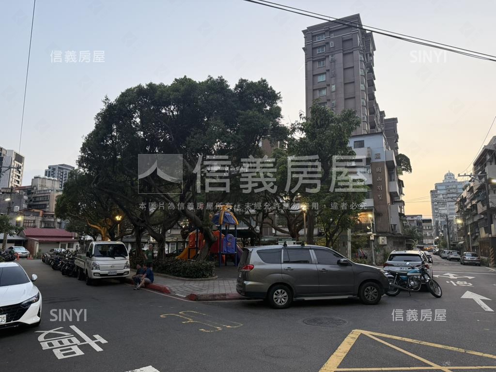 膝蓋救星公寓三樓房屋室內格局與周邊環境