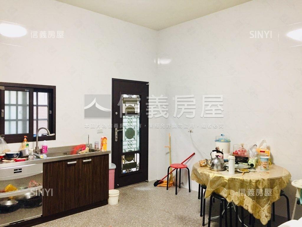 香山田字孝親透天房屋室內格局與周邊環境