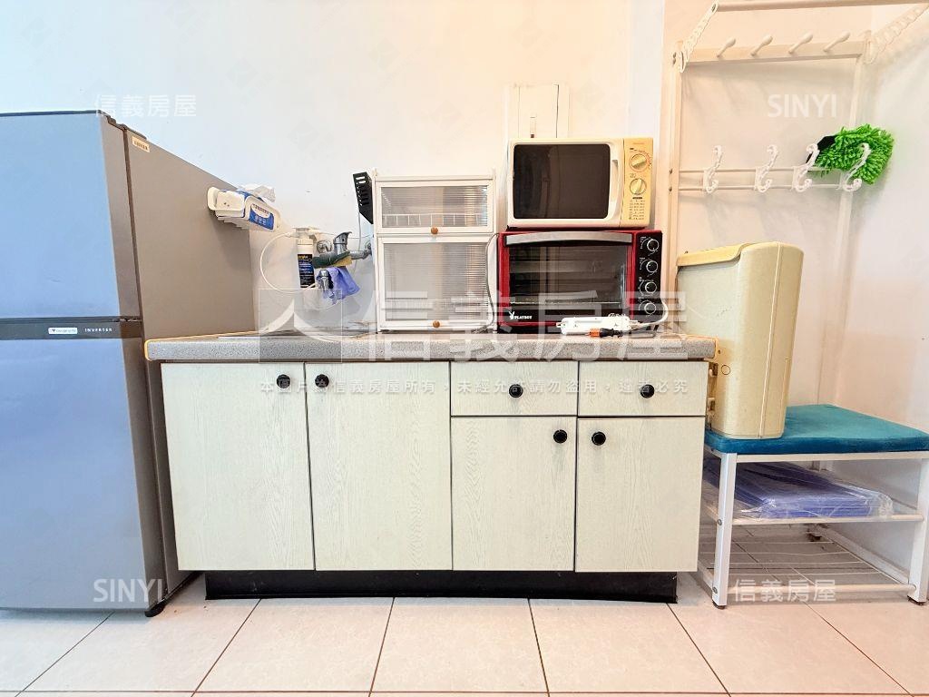 專任中華大學電梯套房房屋室內格局與周邊環境