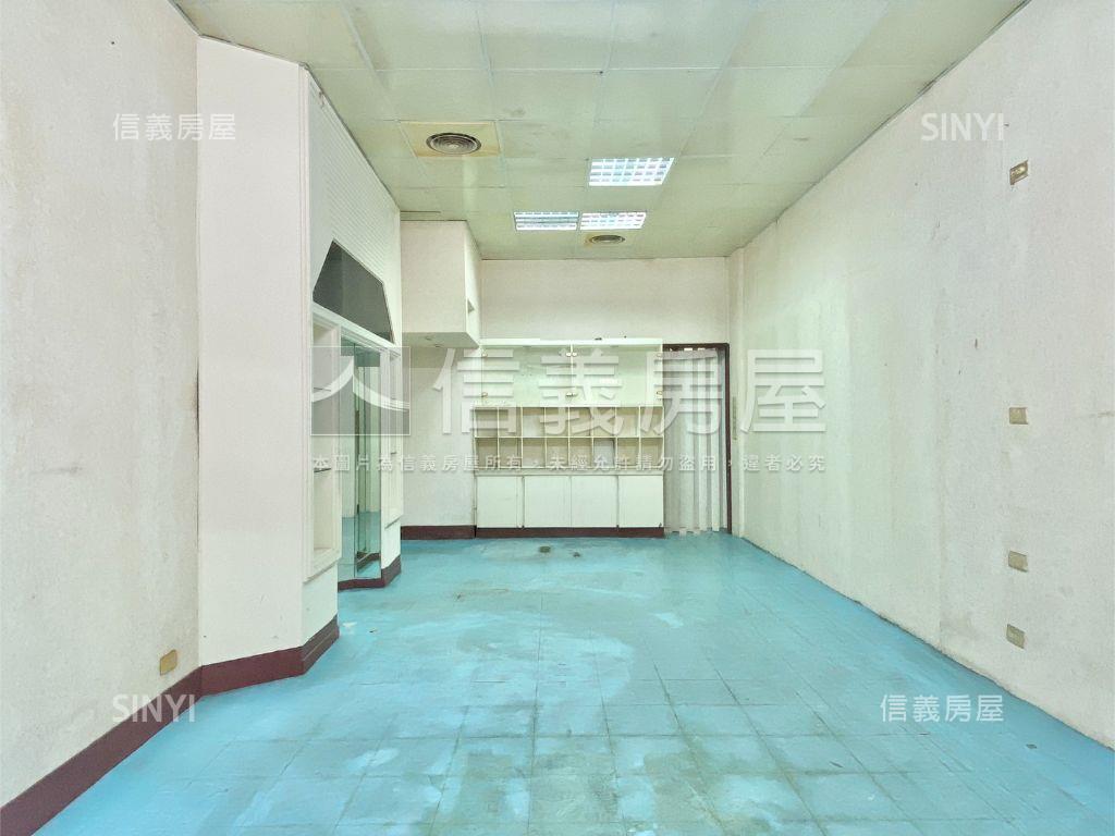 近崇光國小臨路透天房屋室內格局與周邊環境