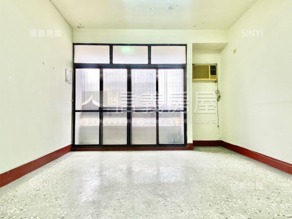 近崇光國小臨路透天房屋室內格局與周邊環境