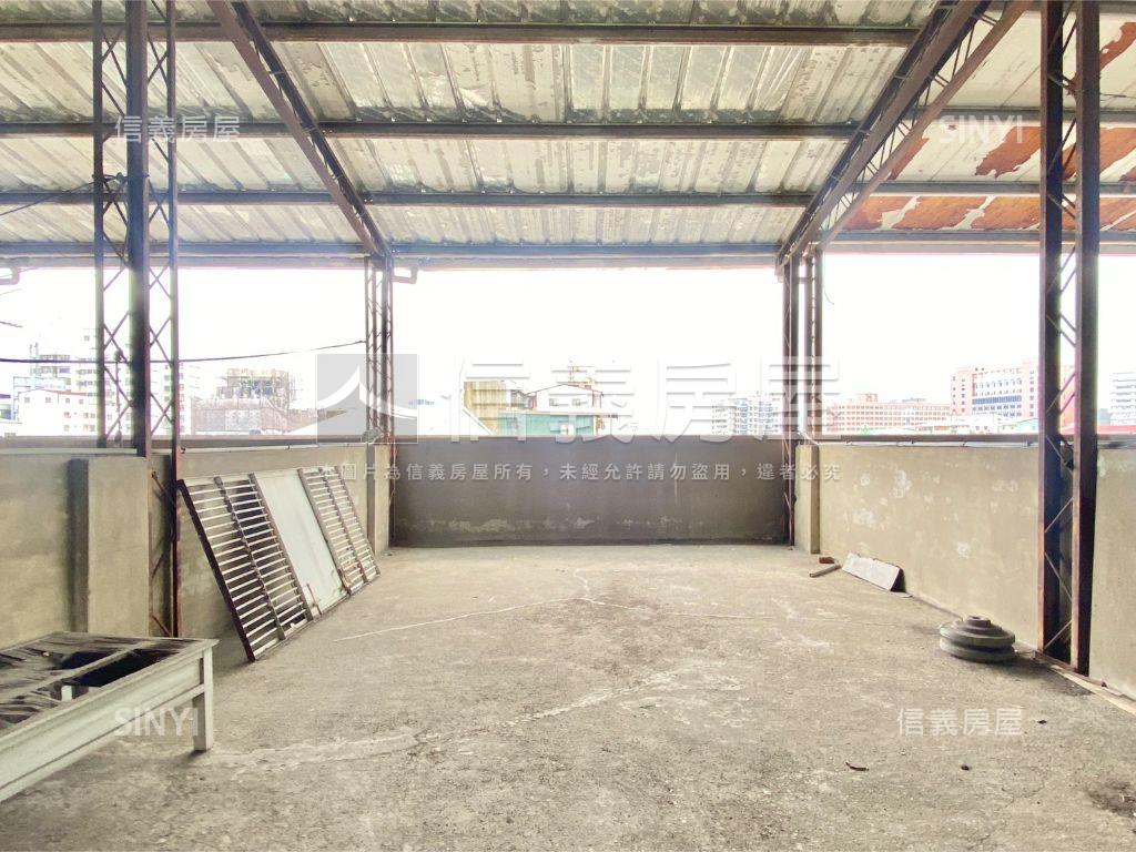 近崇光國小臨路透天房屋室內格局與周邊環境