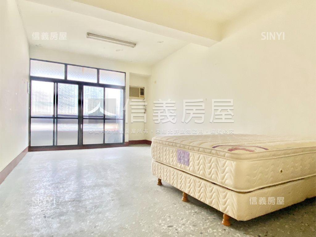 近崇光國小臨路透天房屋室內格局與周邊環境