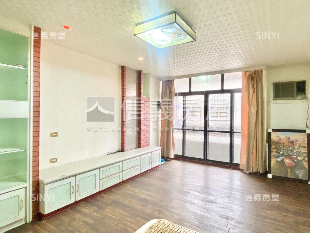 近崇光國小臨路透天房屋室內格局與周邊環境