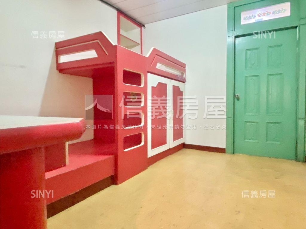 近崇光國小臨路透天房屋室內格局與周邊環境
