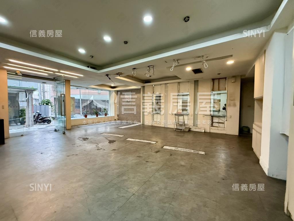 近逢甲商圈雙店面房屋室內格局與周邊環境