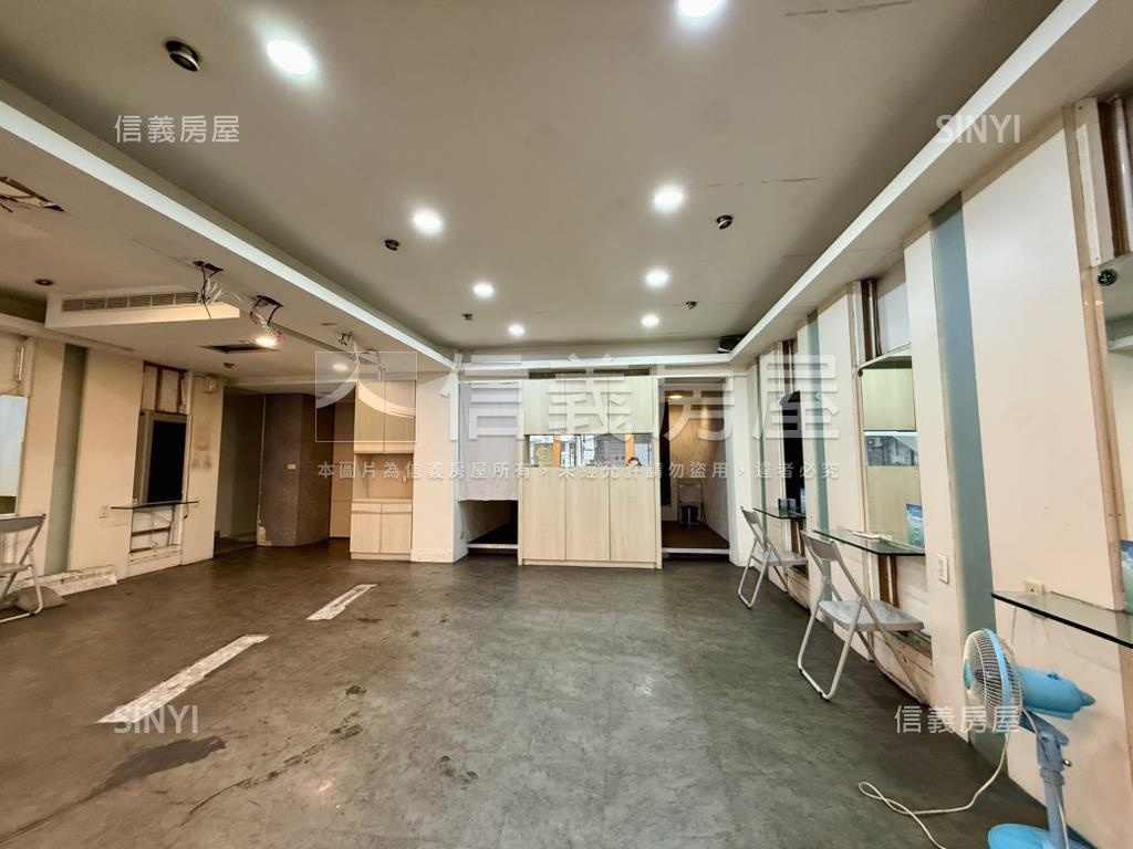 近逢甲商圈雙店面房屋室內格局與周邊環境