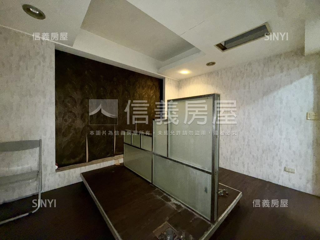 近逢甲商圈雙店面房屋室內格局與周邊環境