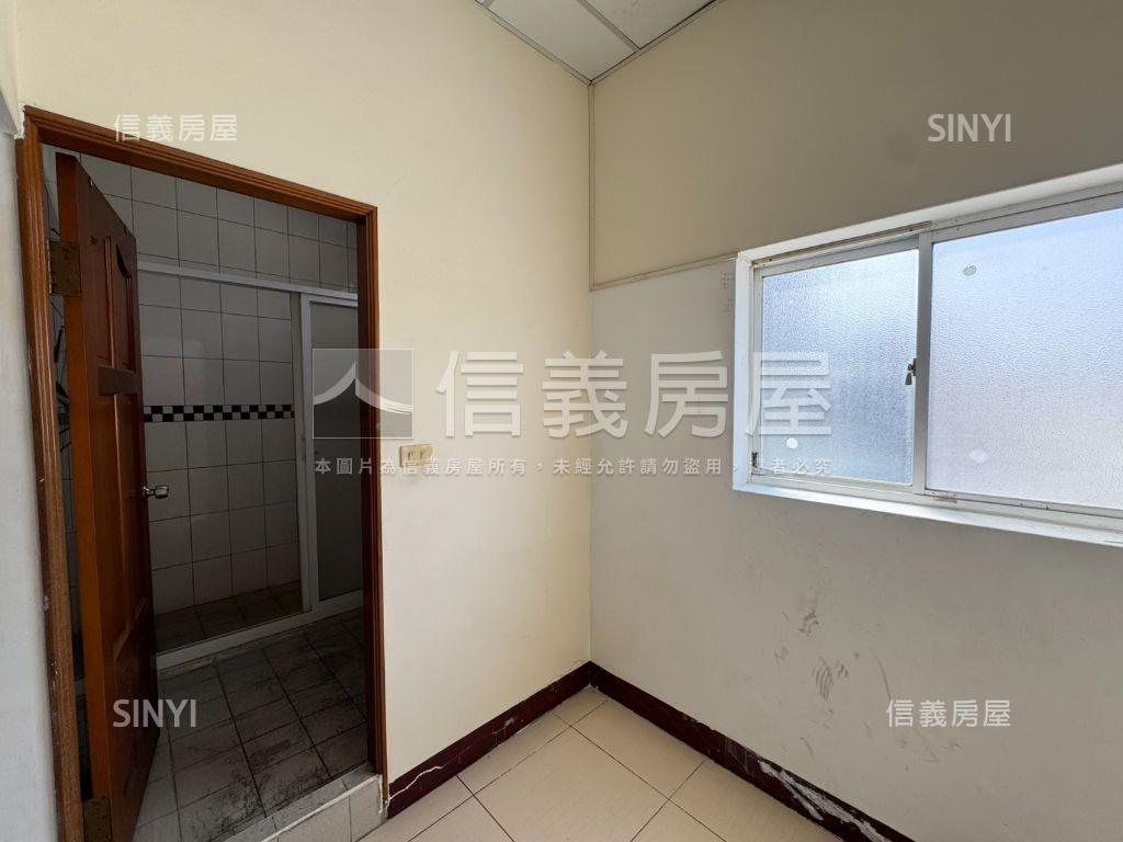 中西區成功路整棟金店面房屋室內格局與周邊環境