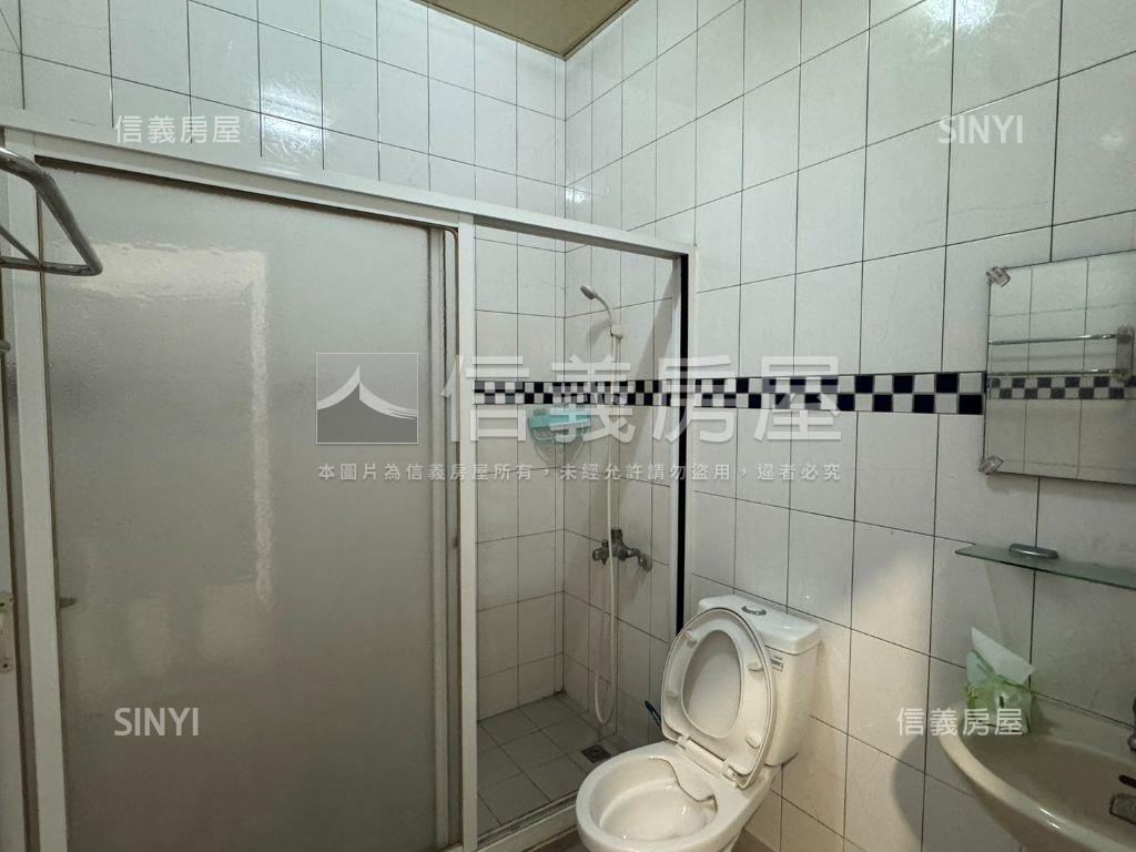 中西區成功路整棟金店面房屋室內格局與周邊環境