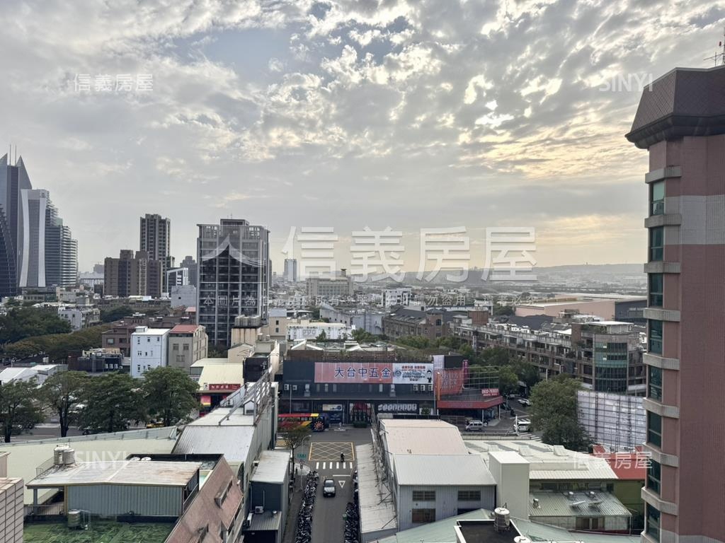 七期三房平車房屋室內格局與周邊環境