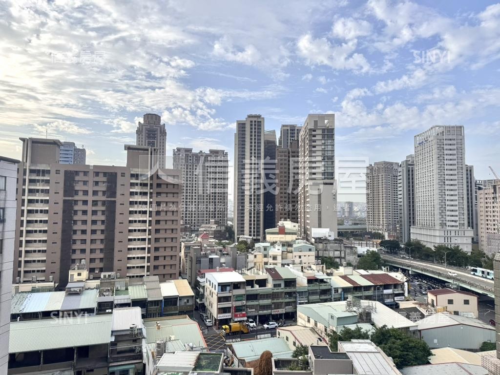 七期三房平車房屋室內格局與周邊環境