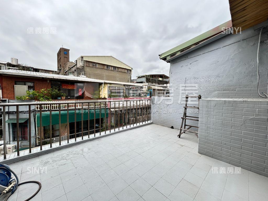 萬大路美妝２樓＋頂加房屋室內格局與周邊環境