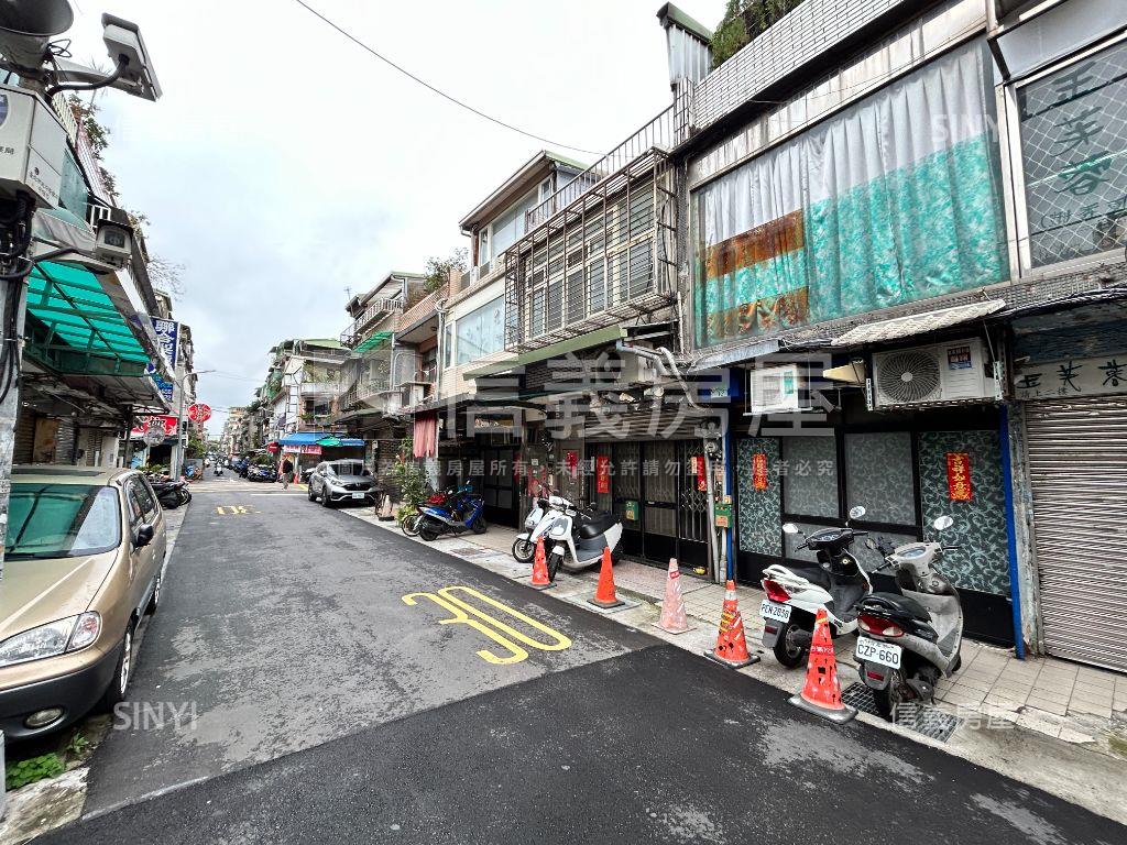 萬大路美妝２樓＋頂加房屋室內格局與周邊環境