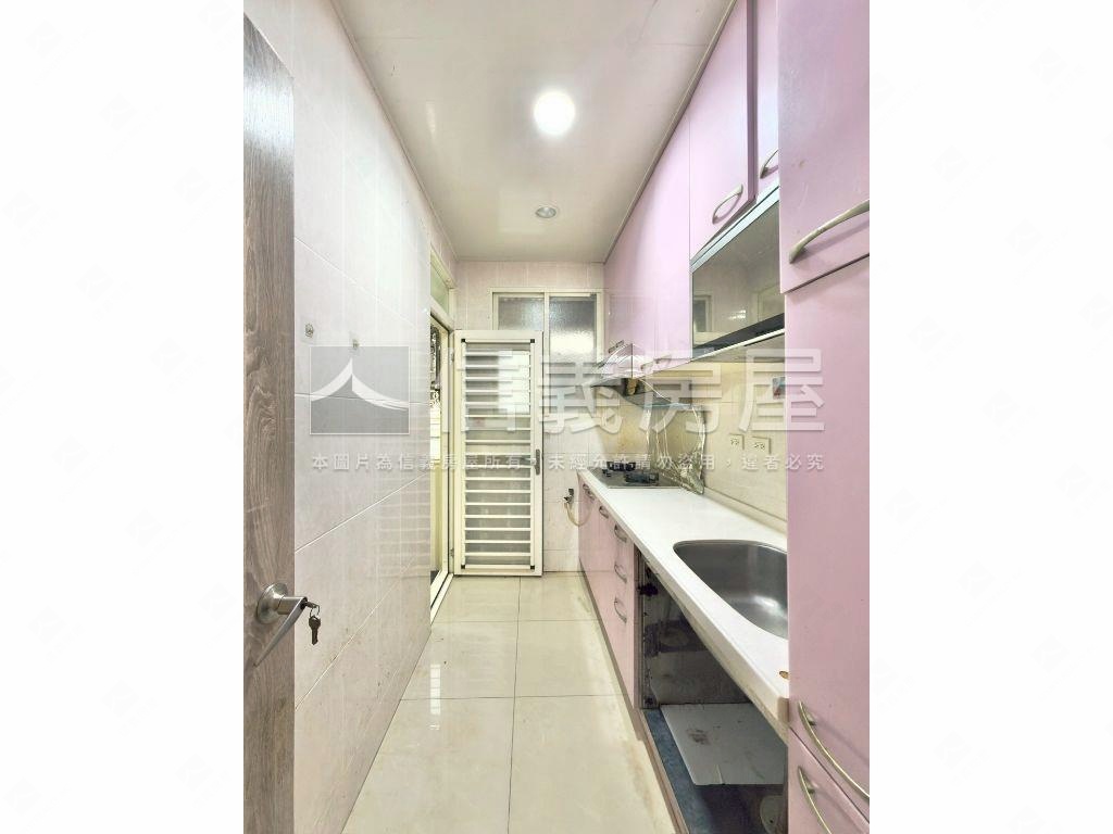 秀朗路優質頂樓房屋室內格局與周邊環境