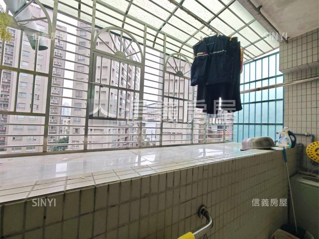 新埔捷運三房車位房屋室內格局與周邊環境