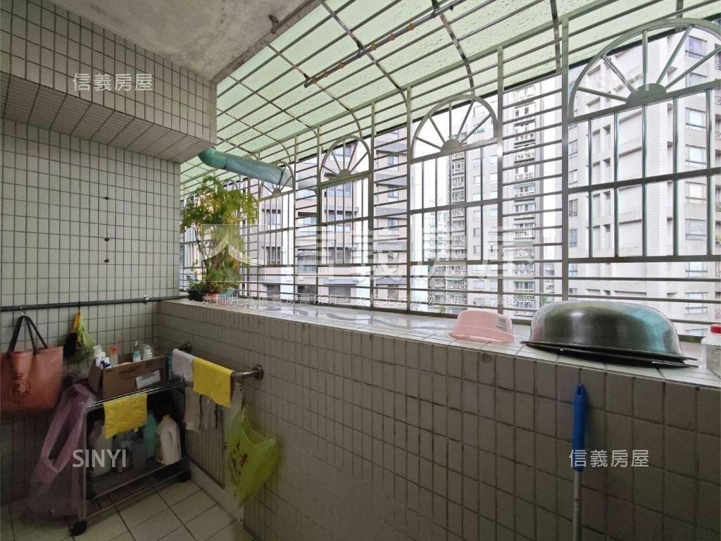 新埔捷運三房車位房屋室內格局與周邊環境