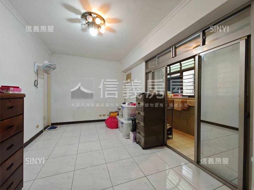 新埔捷運三房車位房屋室內格局與周邊環境