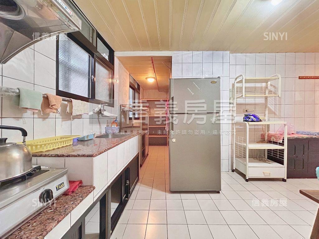 專任！民本方正三樓參房房屋室內格局與周邊環境