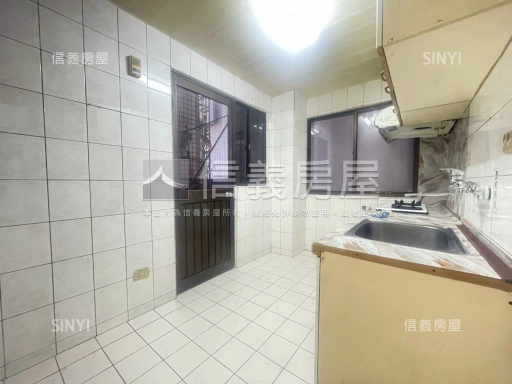 挑高好利用電梯美屋房屋室內格局與周邊環境