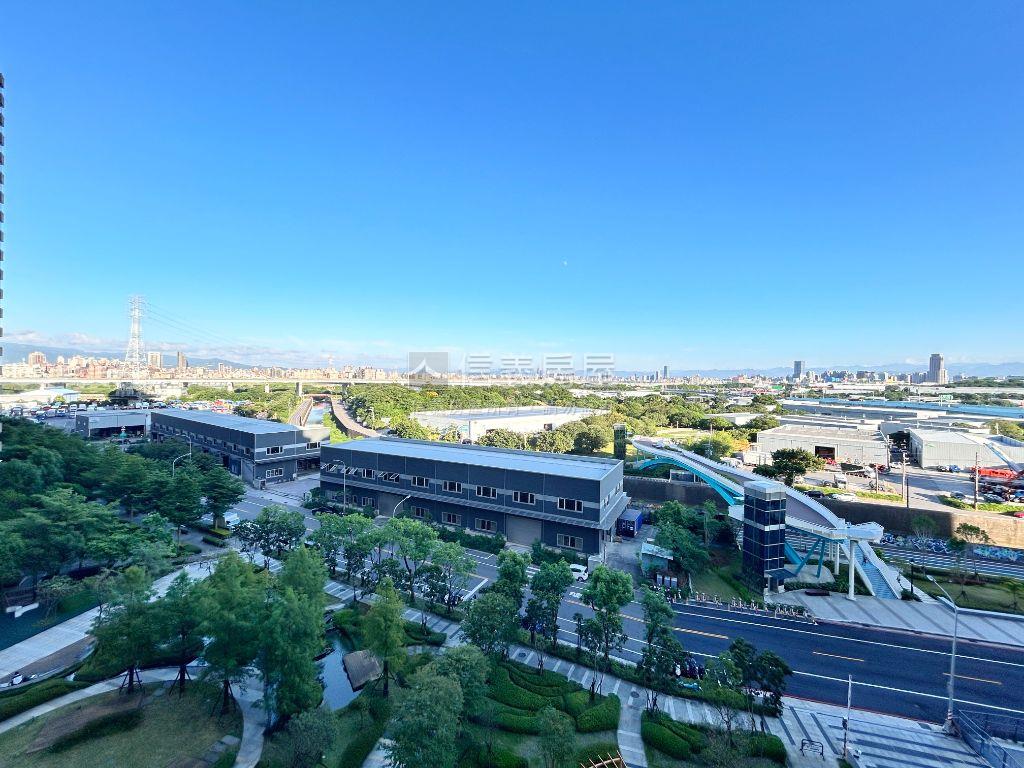 天空低總價三房車位房屋室內格局與周邊環境