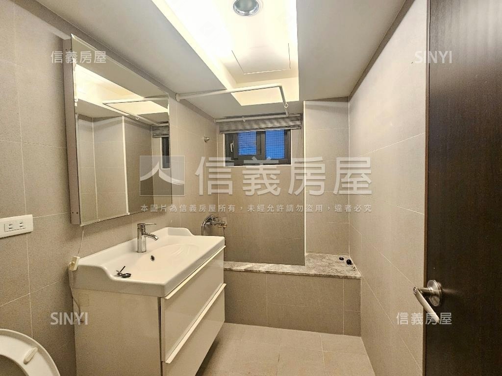 美村路黃金樓店房屋室內格局與周邊環境