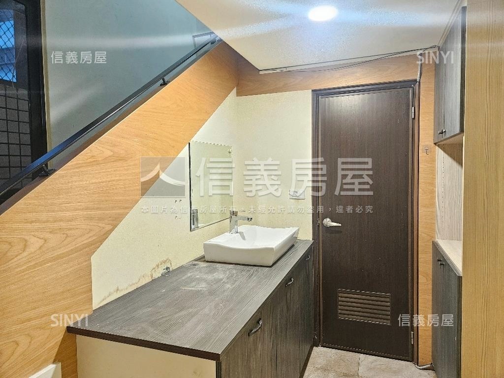 美村路黃金樓店房屋室內格局與周邊環境