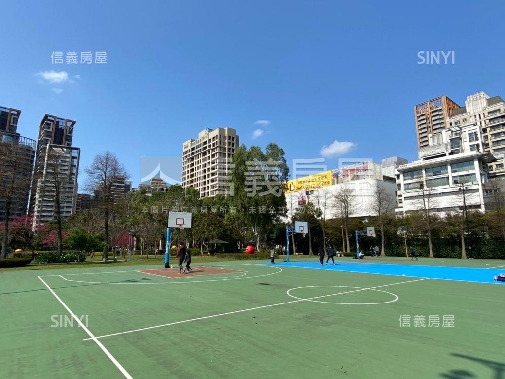 扶輪公園香賓露台大三房房屋室內格局與周邊環境
