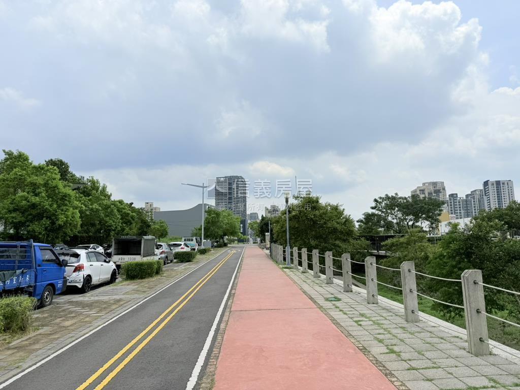 元鈞坐忘山９Ａ雙平車房屋室內格局與周邊環境