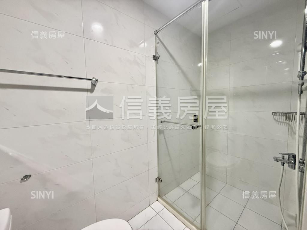 國賓大悅次頂樓精裝戶房屋室內格局與周邊環境