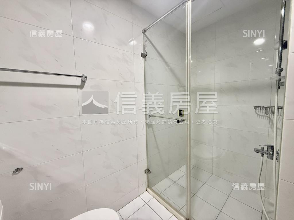 國賓大悅次頂樓精裝戶房屋室內格局與周邊環境