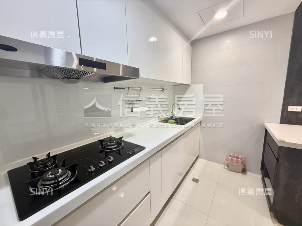 國賓大悅次頂樓精裝戶房屋室內格局與周邊環境