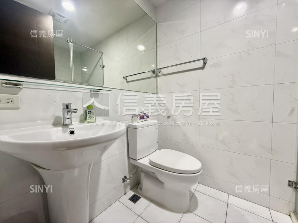 國賓大悅次頂樓精裝戶房屋室內格局與周邊環境