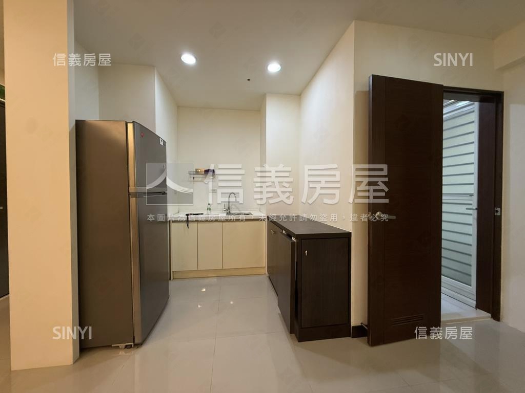 湖水裔精美二房房屋室內格局與周邊環境