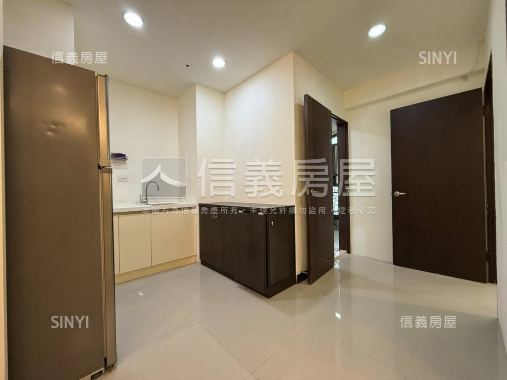湖水裔精美二房房屋室內格局與周邊環境