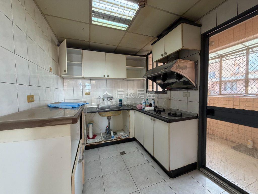 龍城一層一戶氣派三房美屋房屋室內格局與周邊環境
