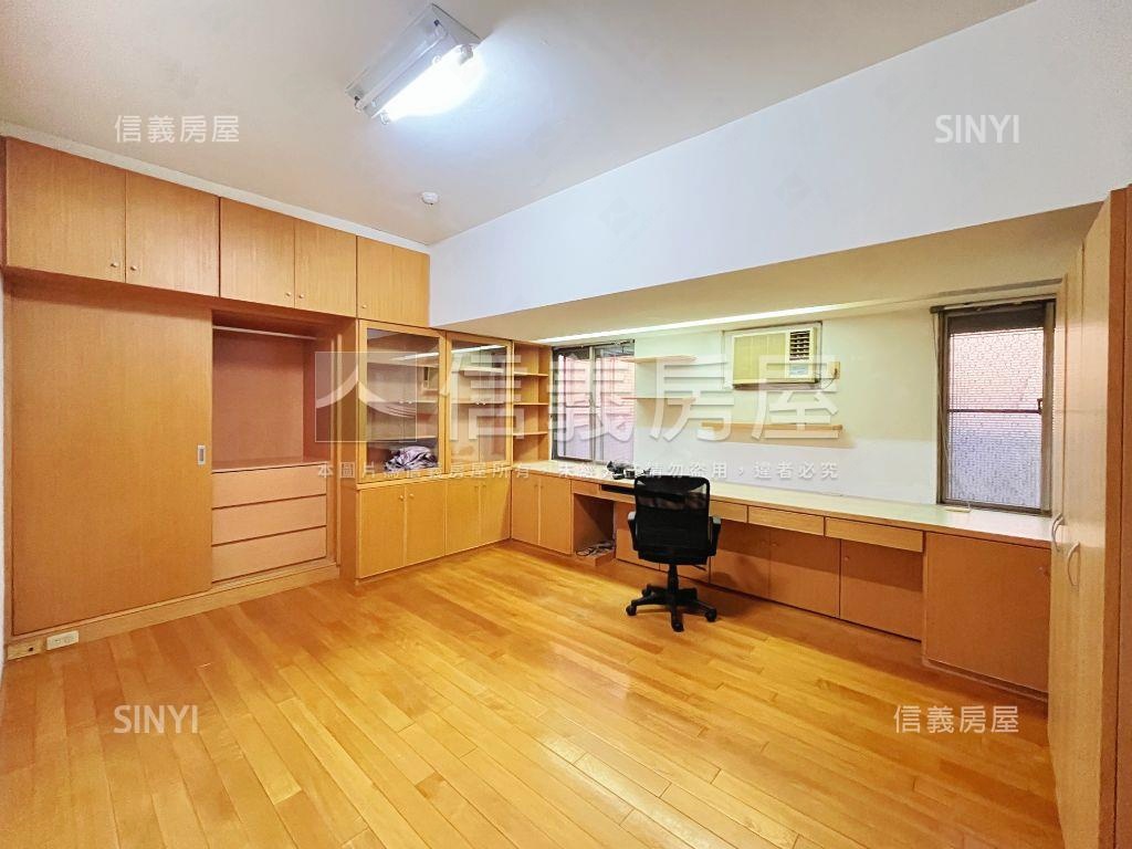 江山萬里大三房房屋室內格局與周邊環境