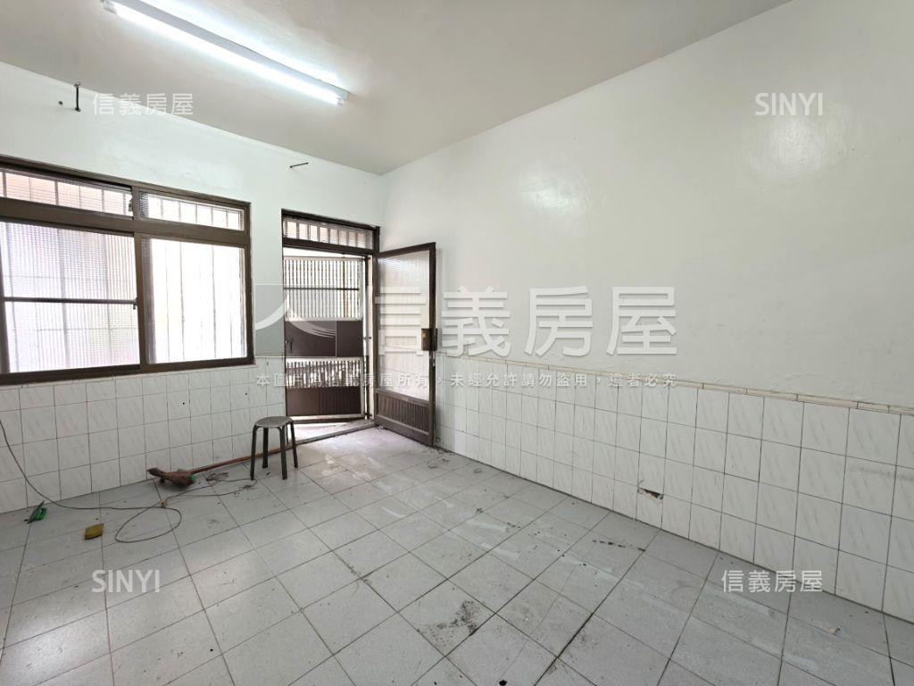 近捷運大東超值透天房屋室內格局與周邊環境