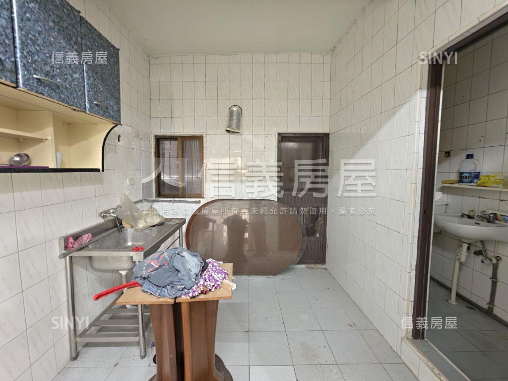 近捷運大東超值透天房屋室內格局與周邊環境