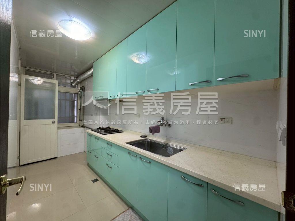 近捷運三樓優質公寓房屋室內格局與周邊環境