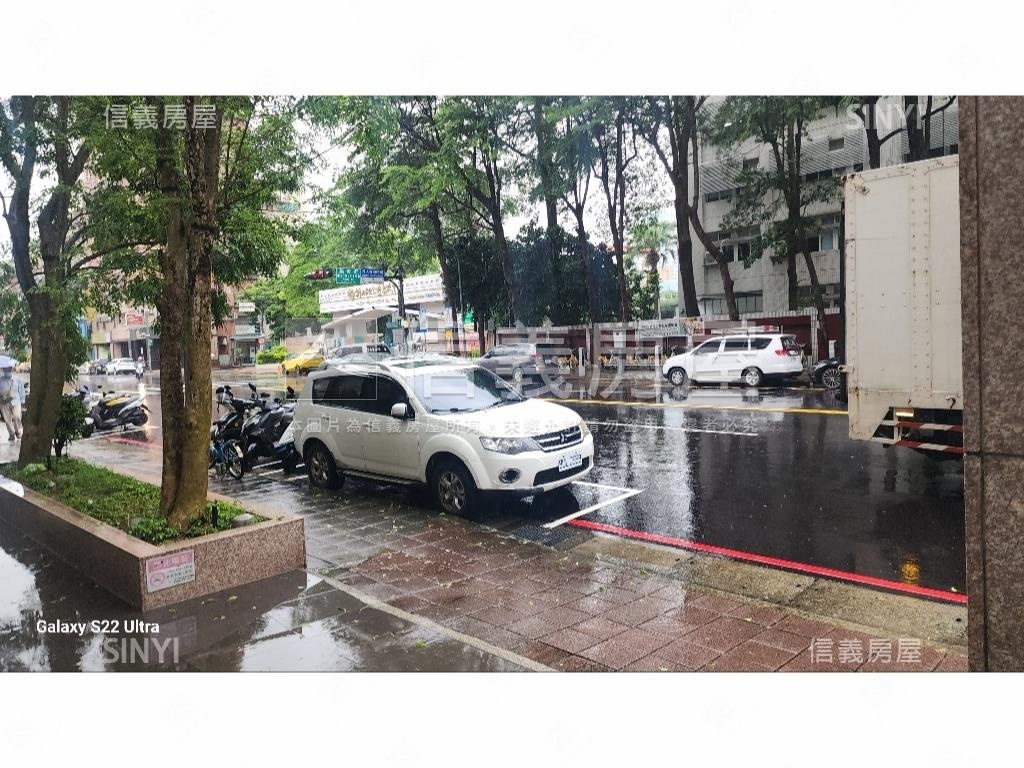 集美學三角窗大邊間店面房屋室內格局與周邊環境