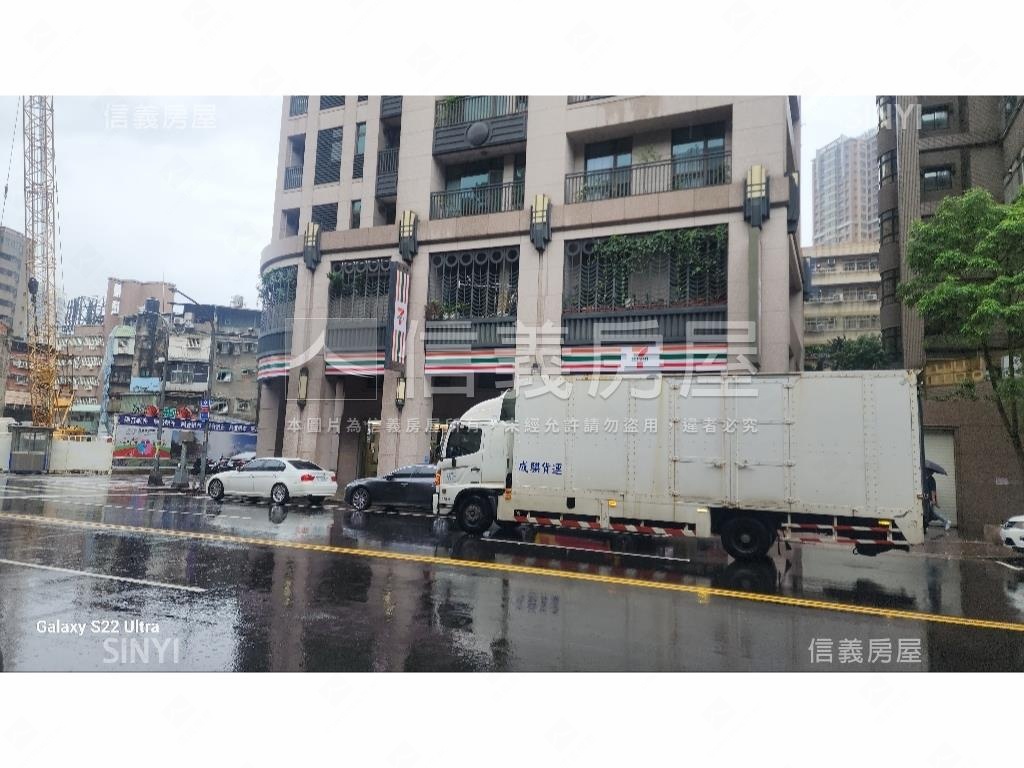 集美學三角窗大邊間店面房屋室內格局與周邊環境