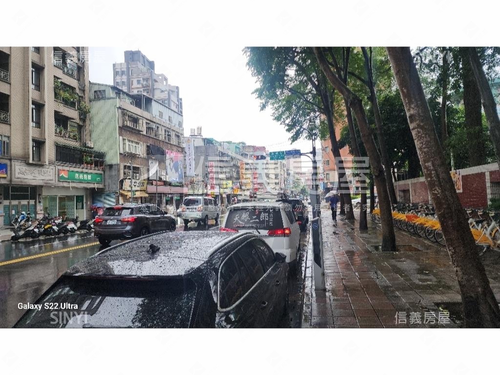 集美學三角窗大邊間店面房屋室內格局與周邊環境