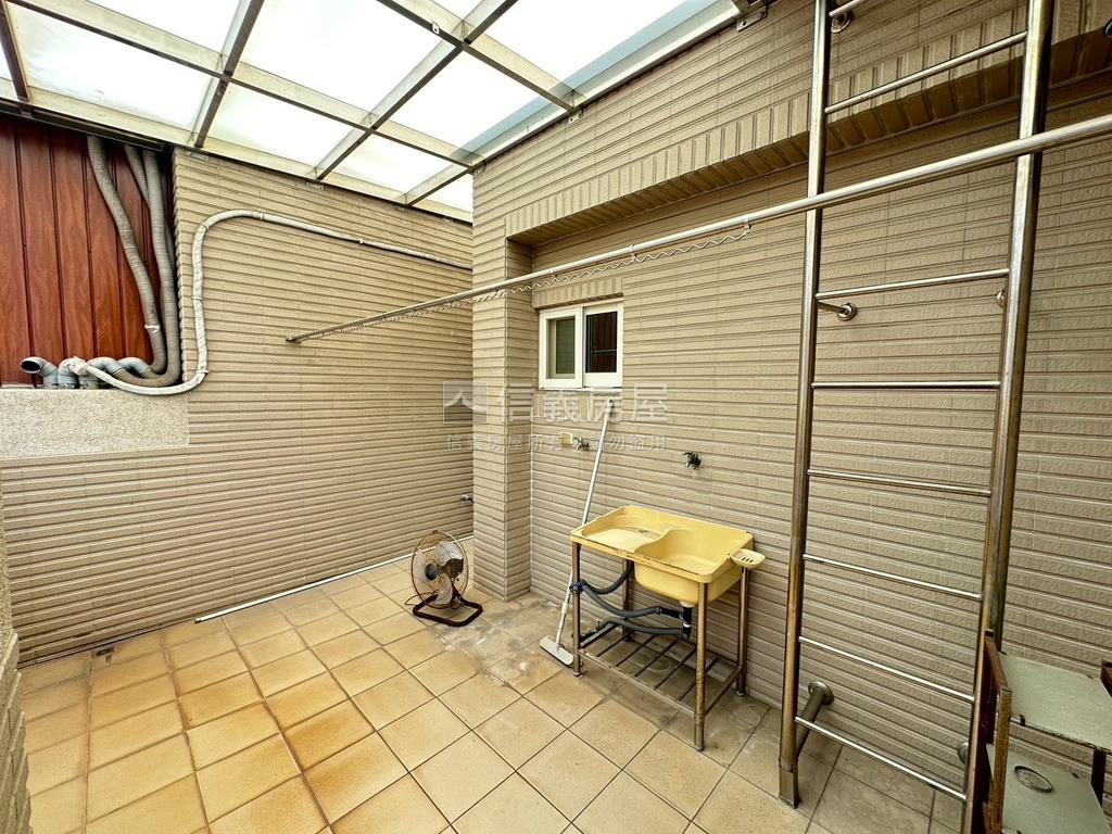 南興大面寬美墅房屋室內格局與周邊環境